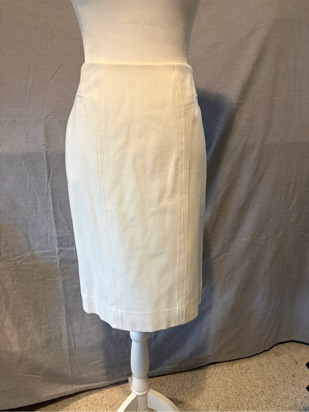 White House Black Market Cream Pencil Skirt
